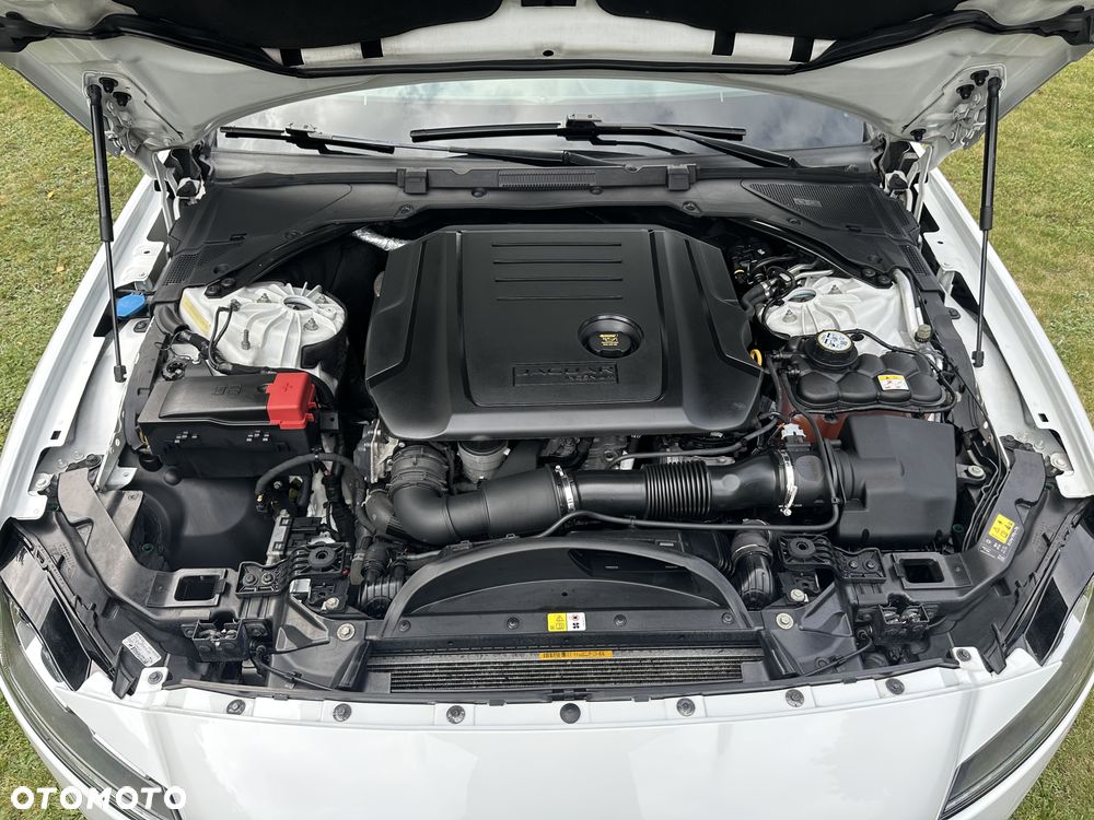 Jaguar XF 2.0 i4D AWD Prestige - 17