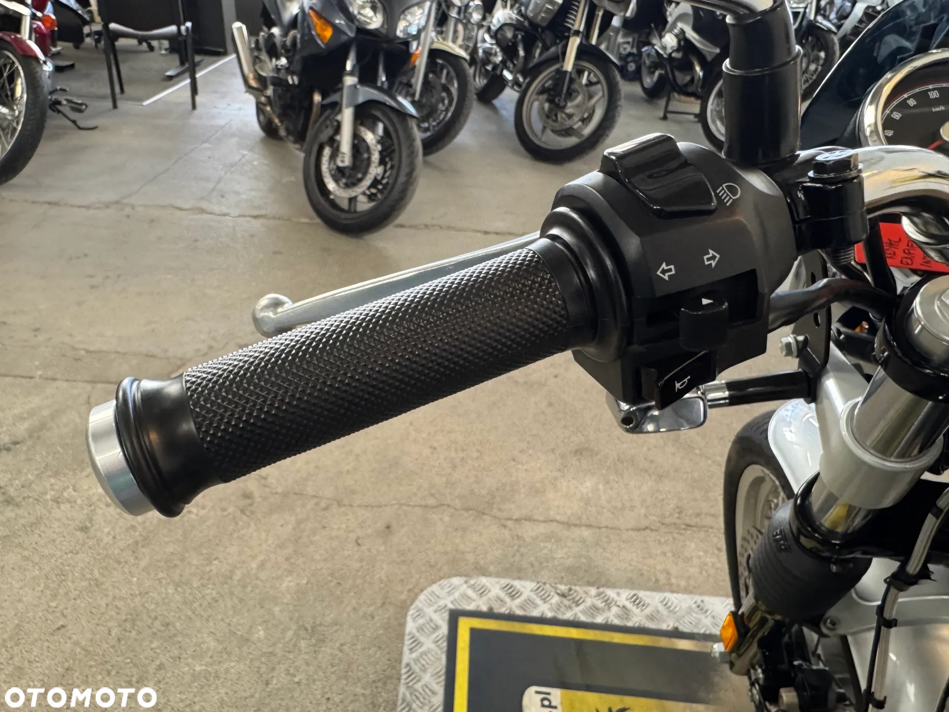 Royal Enfield Interceptor - 30