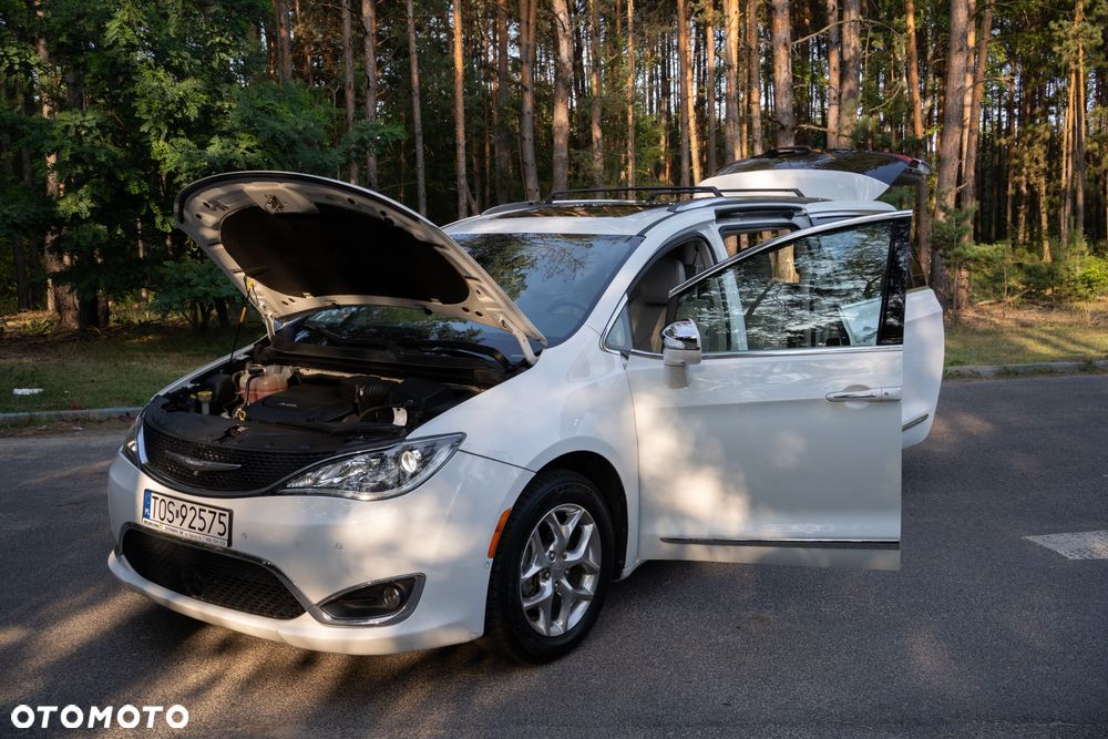 Chrysler Pacifica - 26