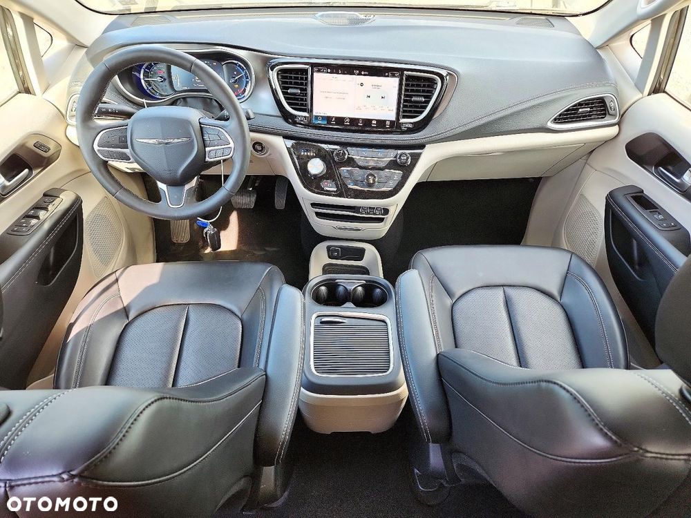Chrysler Pacifica - 9