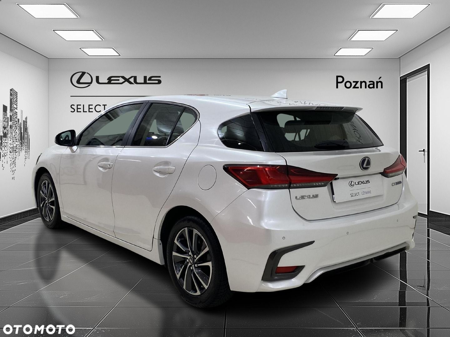 Lexus CT - 9