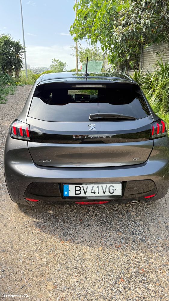 Peugeot 208 - 4