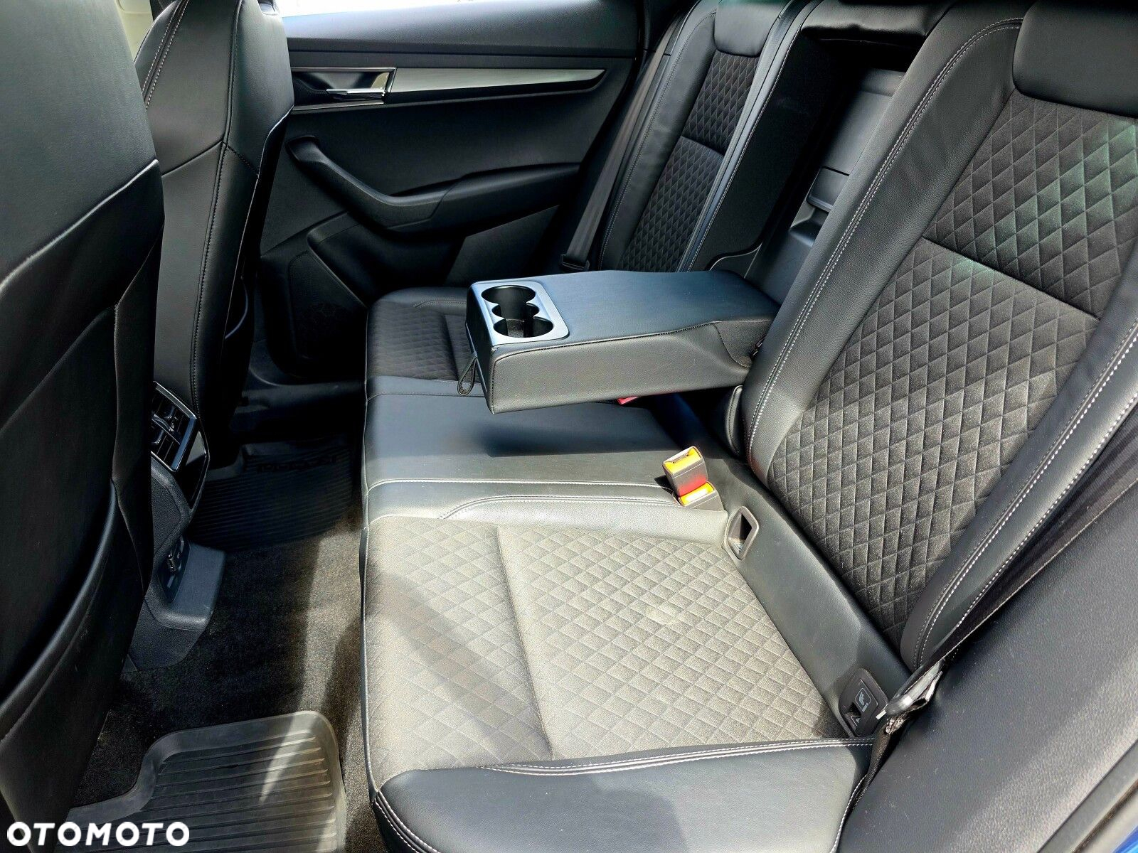 Skoda Karoq 1.5 TSI ACT 4x2 Style DSG - 28