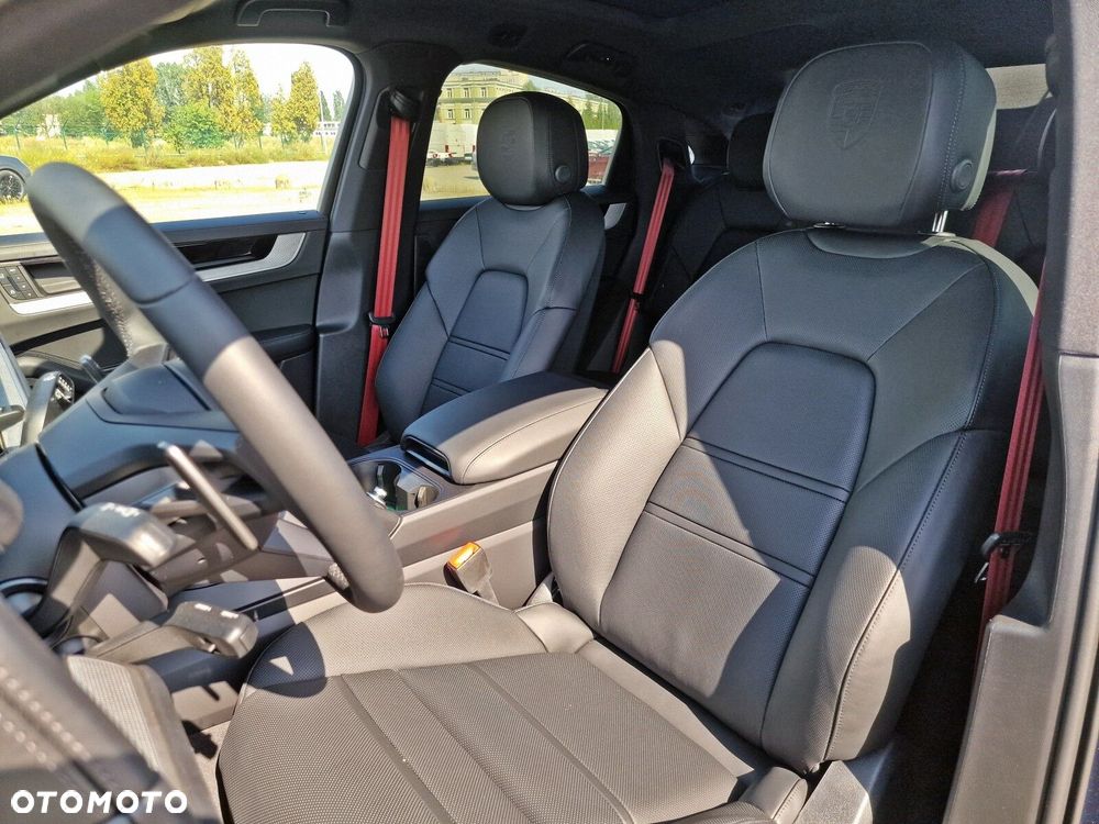 Porsche Cayenne - 6