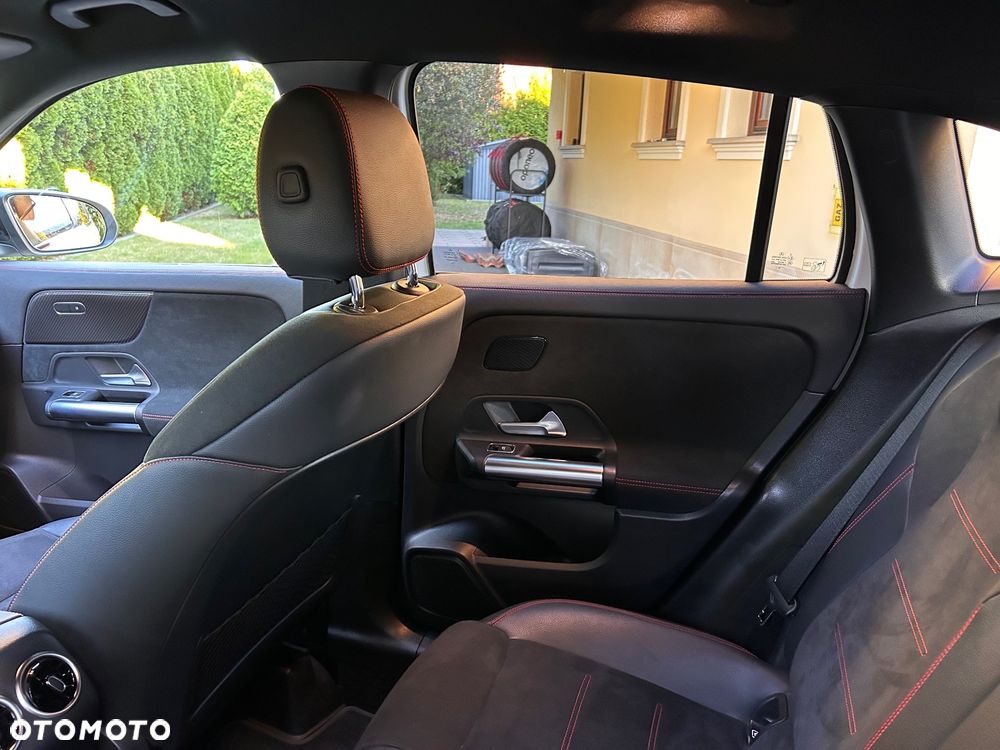 Mercedes-Benz GLA - 31