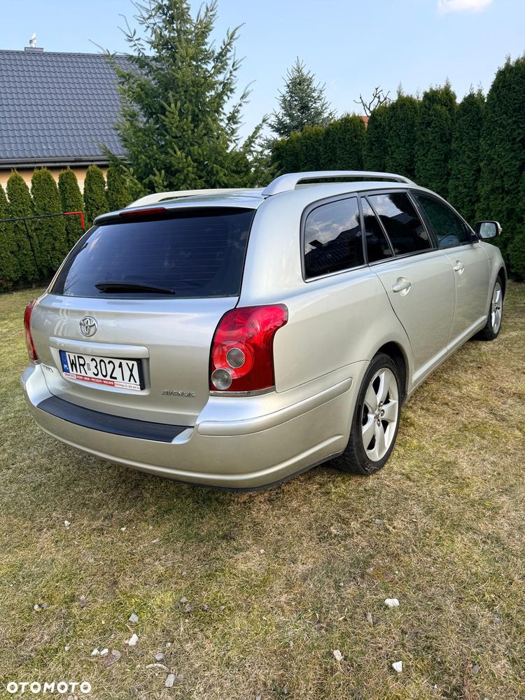 Toyota Avensis 1.8 VVT-i - 4