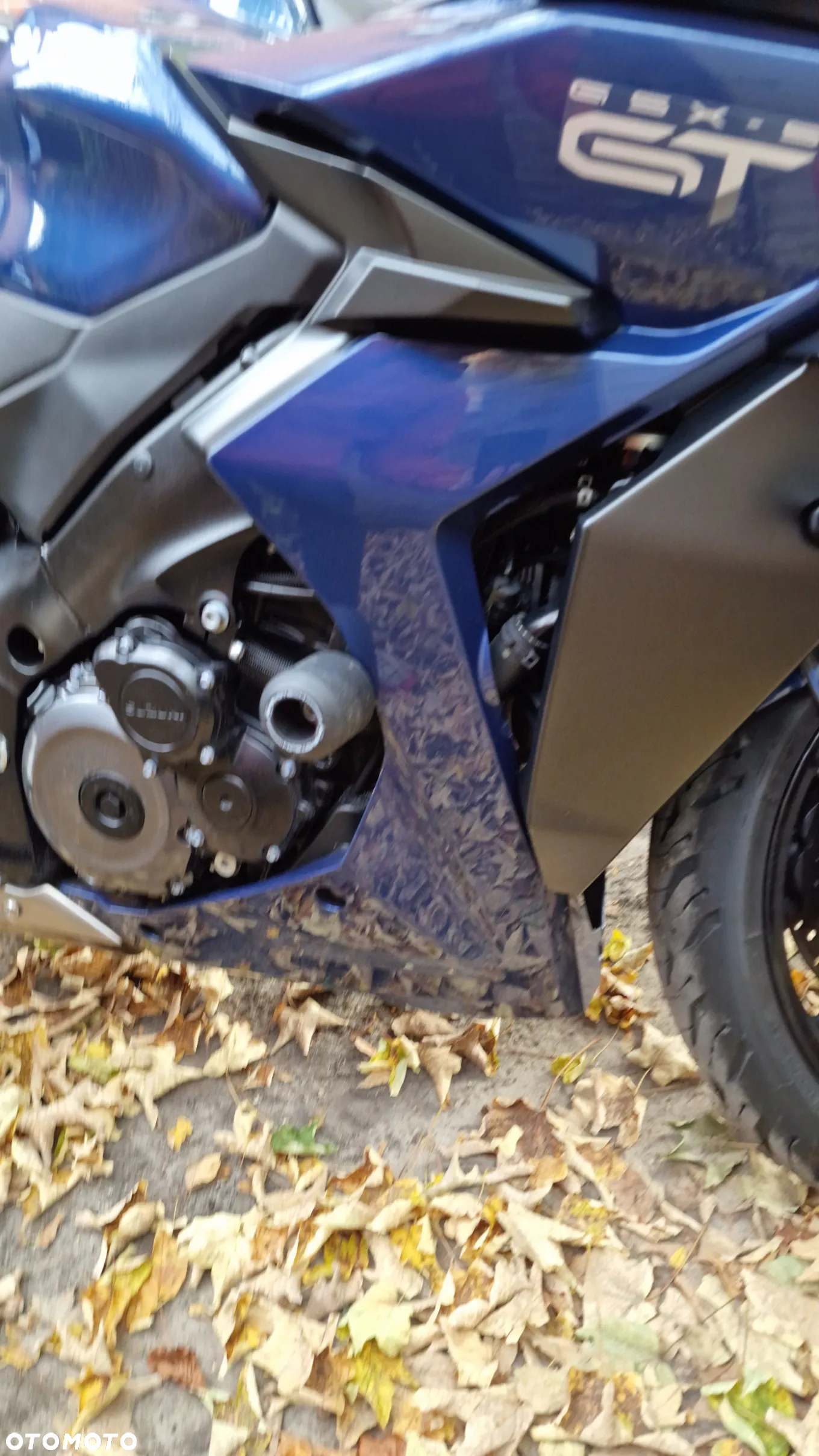 Suzuki GSX 1000 - 3