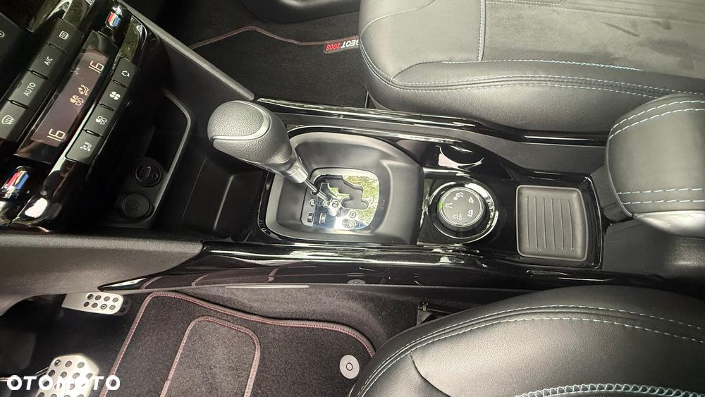 Peugeot 2008 PureTech 110 GPF Stop&Start EAT6 Style - 23