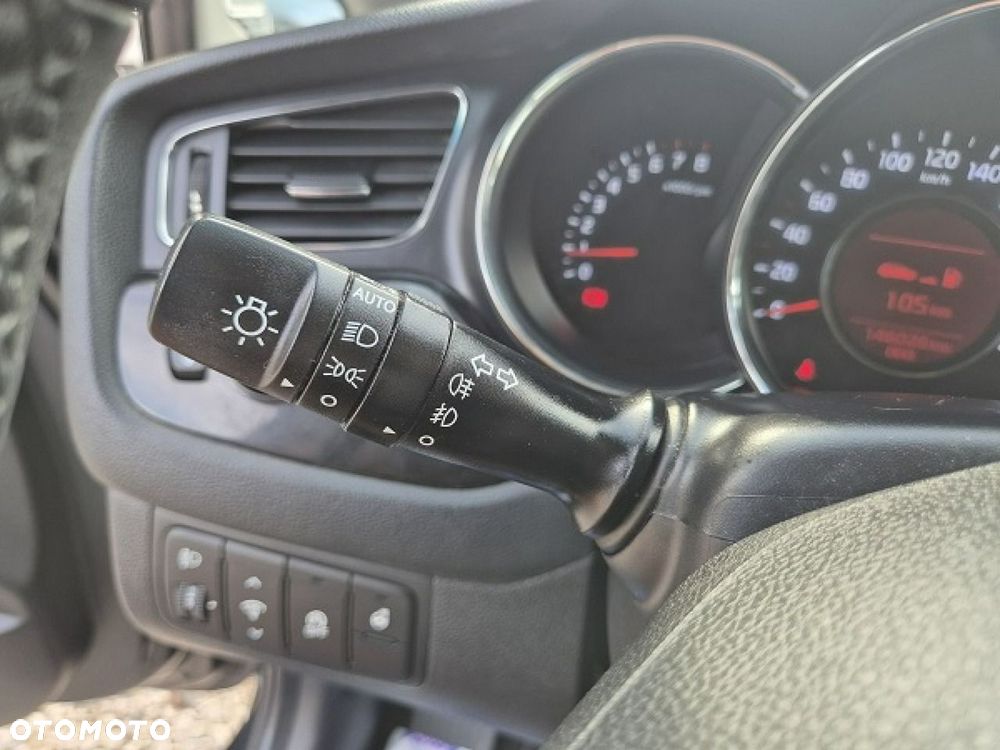 Kia Ceed - 31