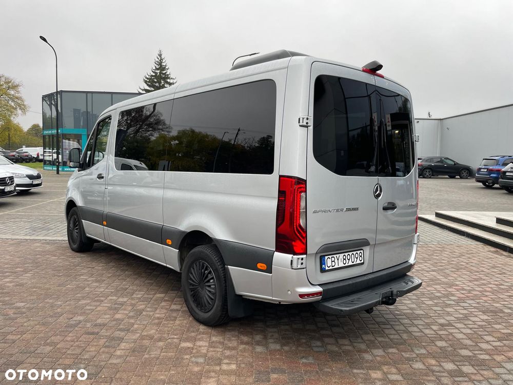 Mercedes-Benz Sprinter 907.235 - 8