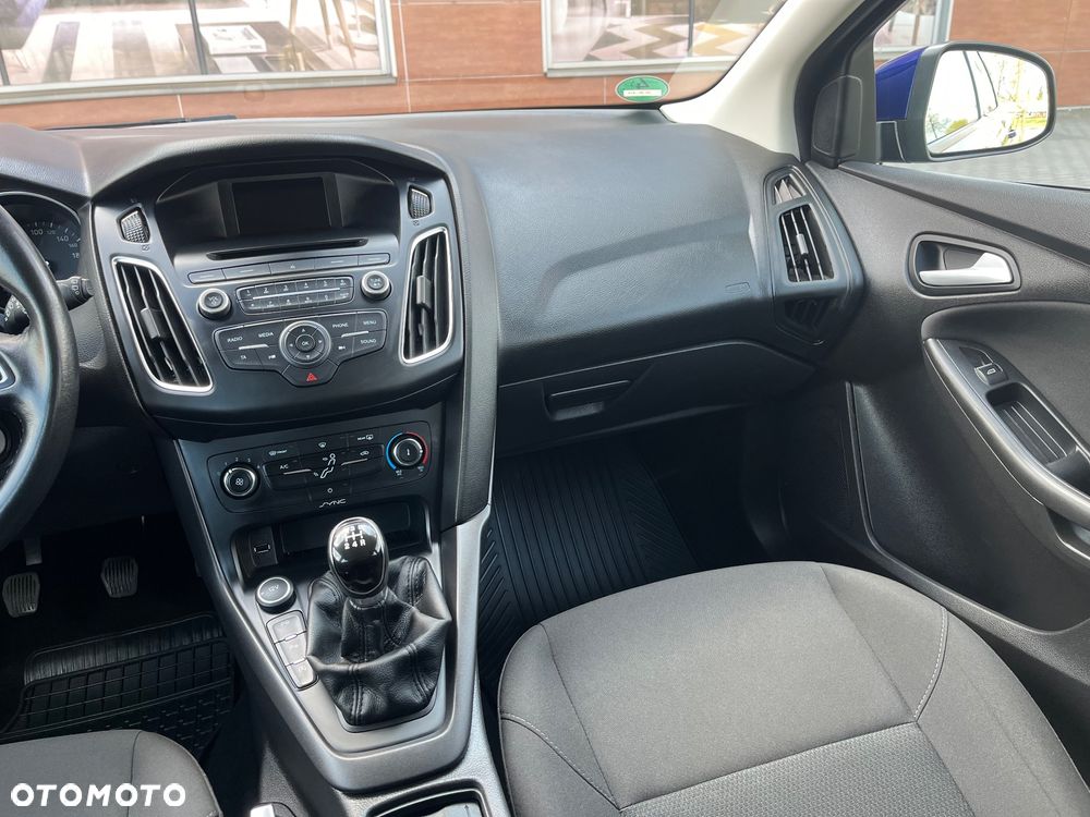 Ford Focus 1.0 EcoBoost Trend - 16
