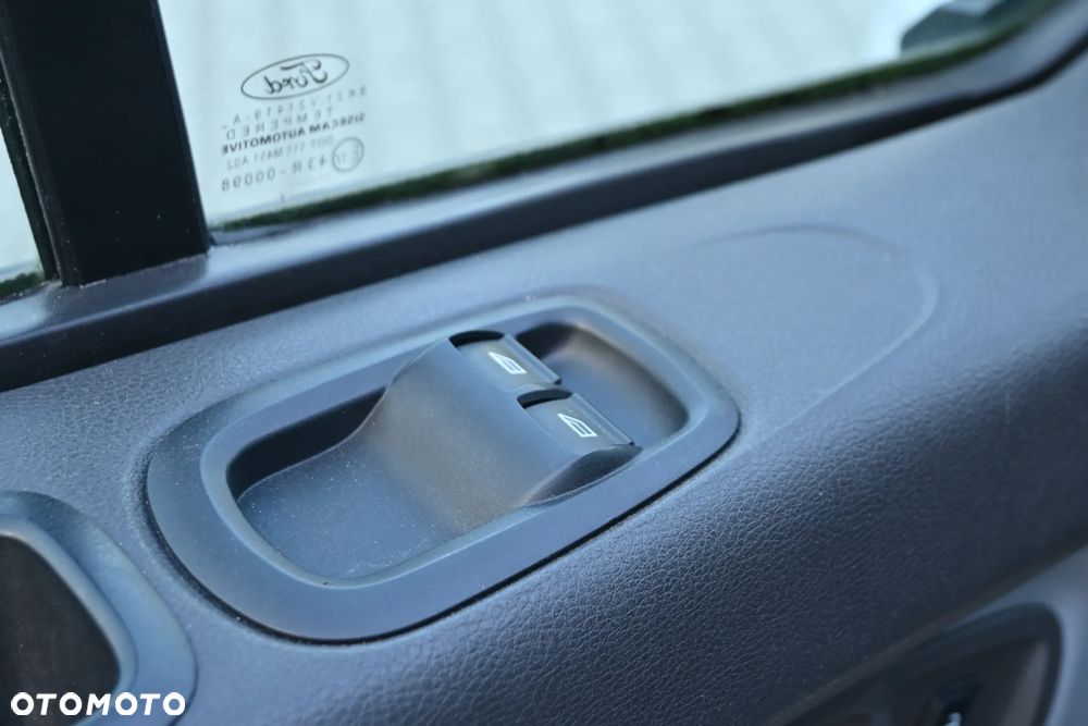 Ford TRANSIT CUSTOM - 25