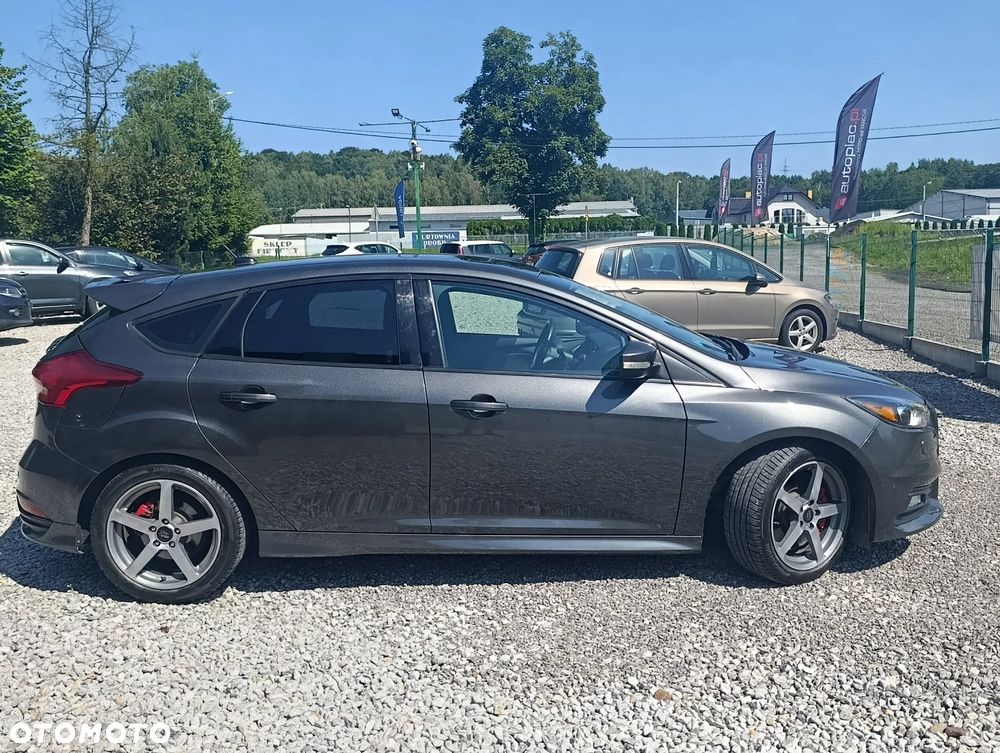 Ford Focus 2.0 EcoBoost ST - 10