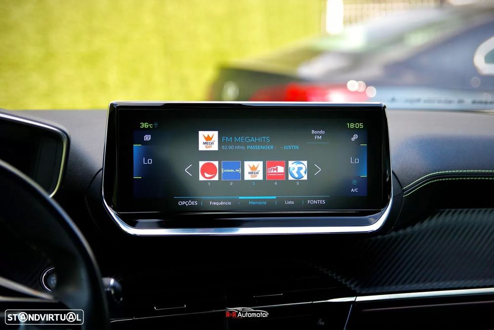 Peugeot e-2008 50 kWh GT - 28
