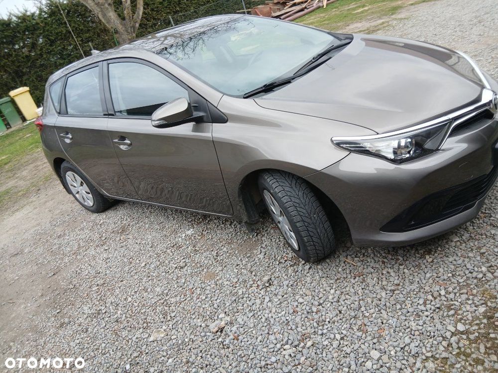 Toyota Auris - 2