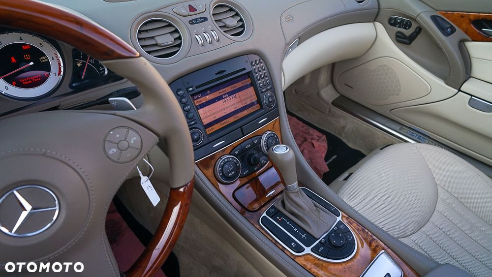 Mercedes-Benz SL - 12