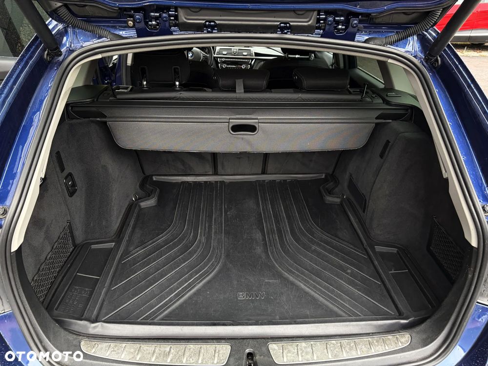 BMW Seria 3 320d Sport Line - 34