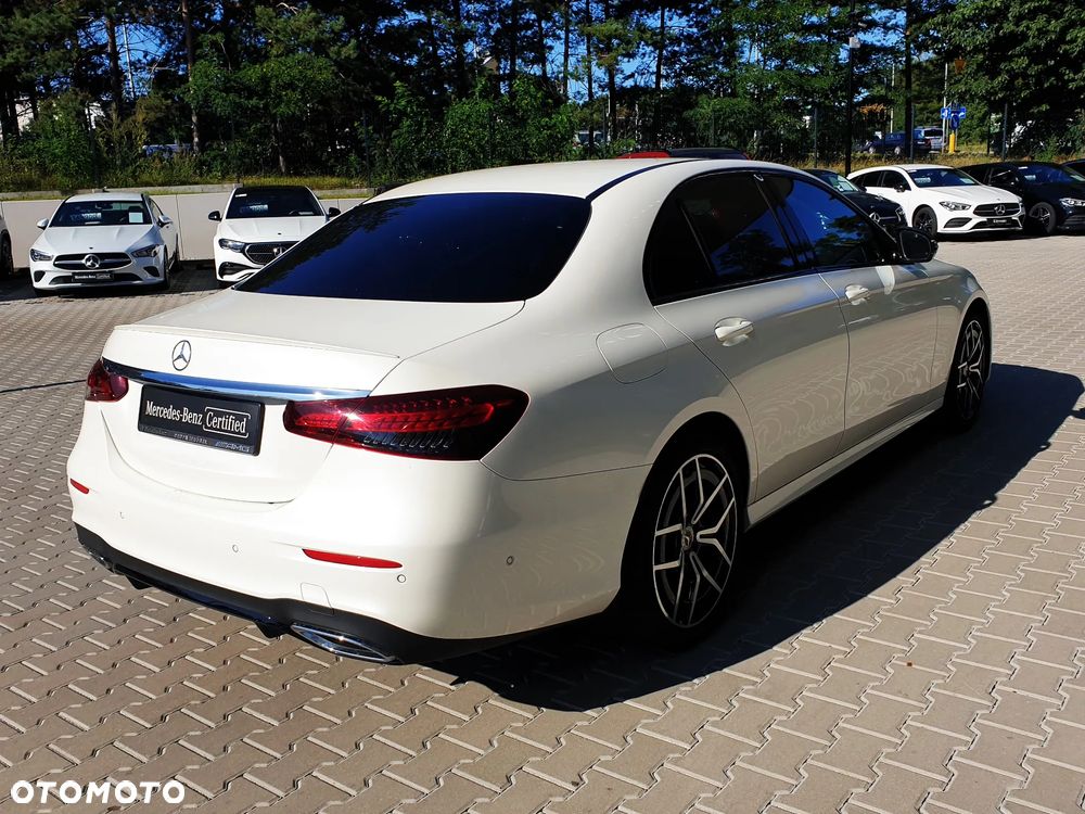 Mercedes-Benz Klasa E 300 d 4Matic 9G-TRONIC AMG Line - 7