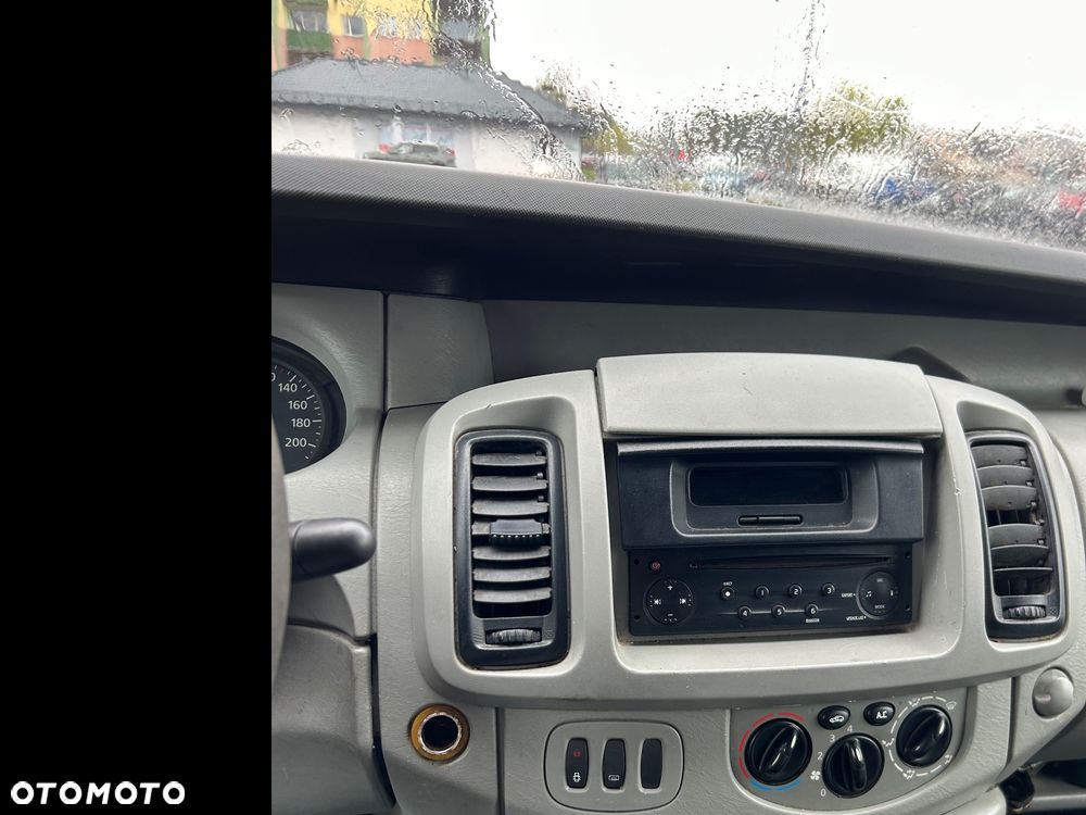 Renault Trafic - 12