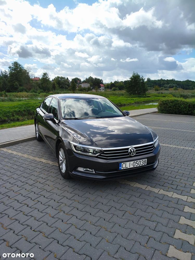 Volkswagen Passat 2.0 TDI SCR Comfortline - 1
