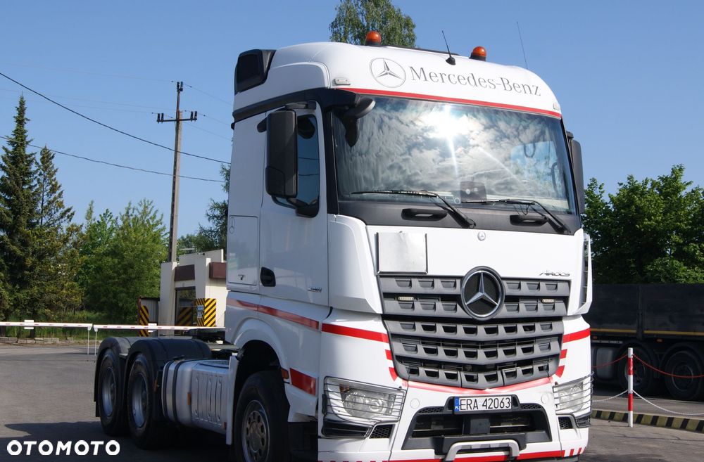 Mercedes-Benz Arocs - 13