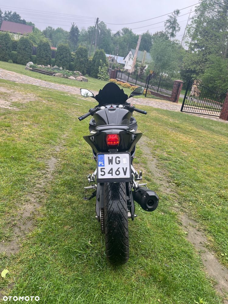 Yamaha YZF - 8