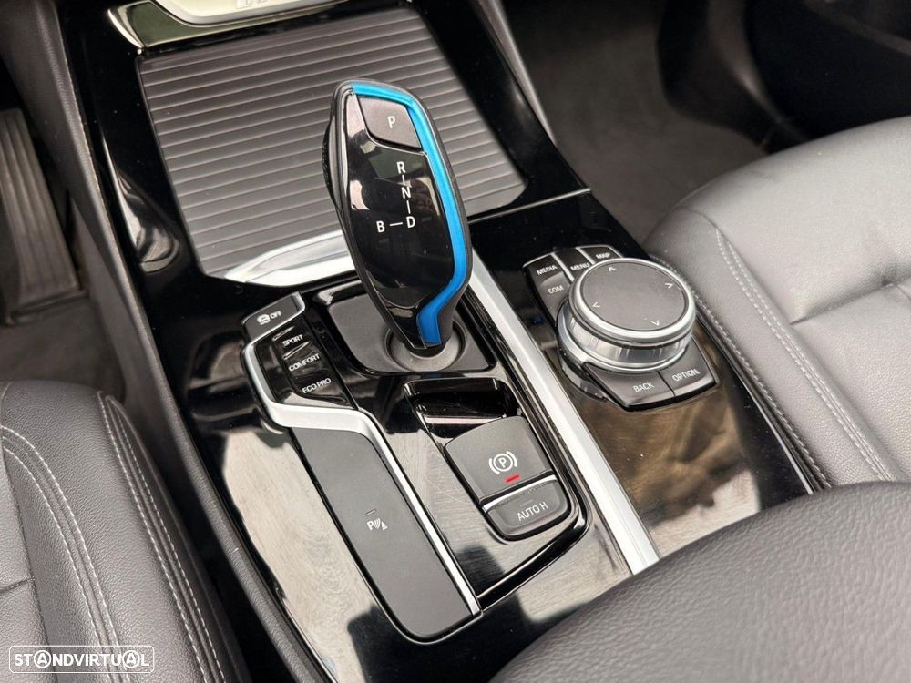 BMW iX3 Inspiring - 16