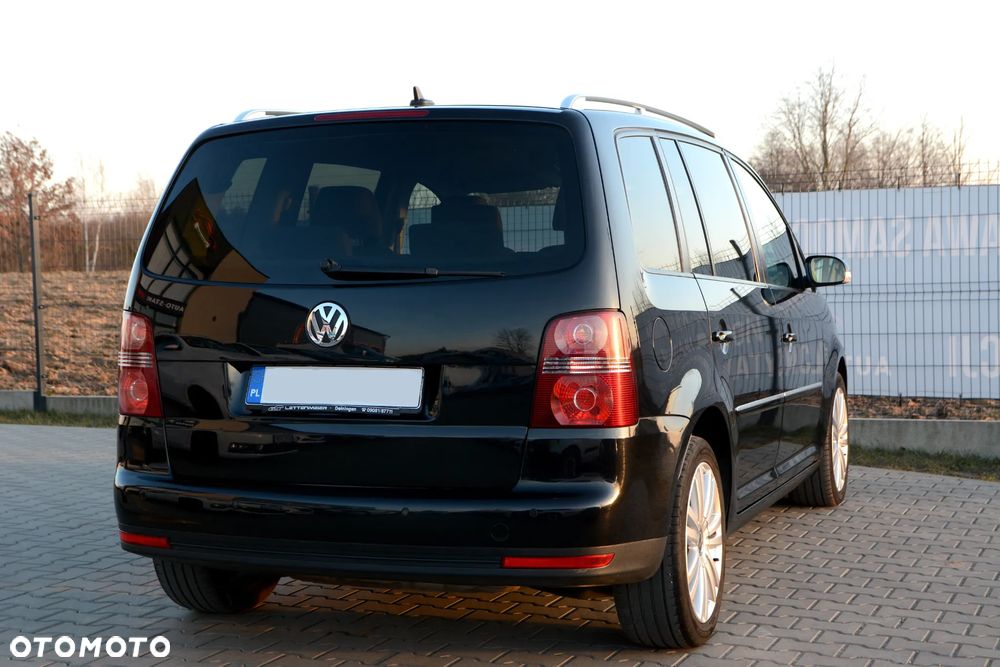 Volkswagen Touran 2.0 TDI DPF Trendline - 11