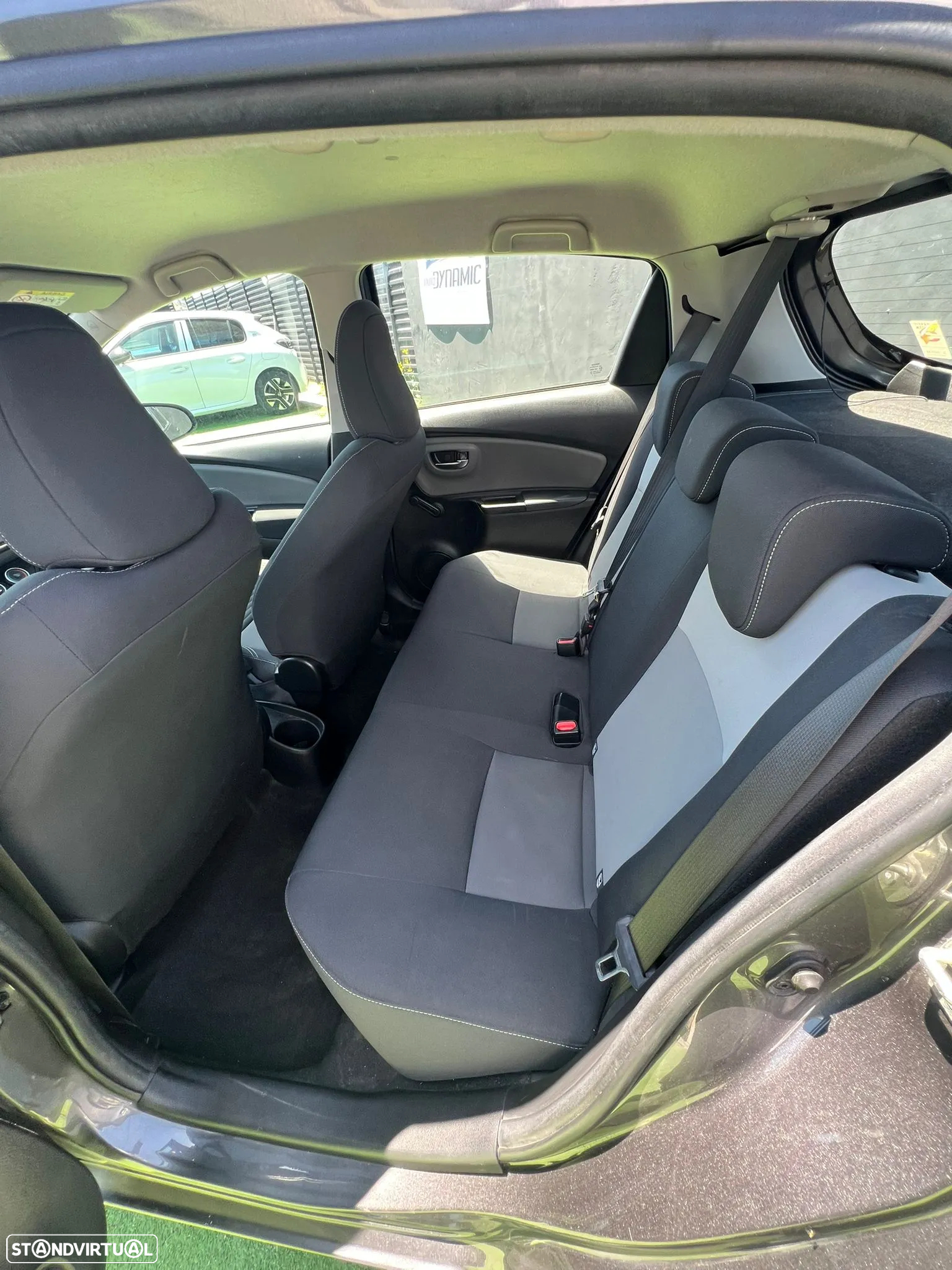Toyota Yaris - 10