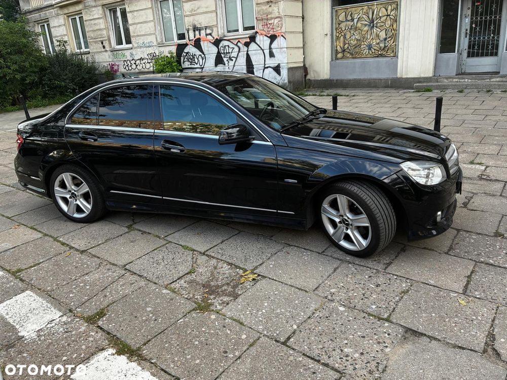 Mercedes-Benz Klasa C 250 CGI BlueEff Avantgarde - 4