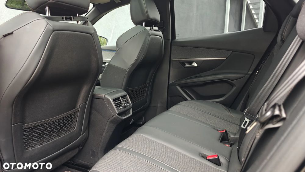 Peugeot 3008 1.5 BlueHDi GT S&S - 28