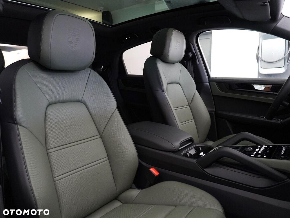Porsche Cayenne E-Hybrid PHEV Black Edition - 33