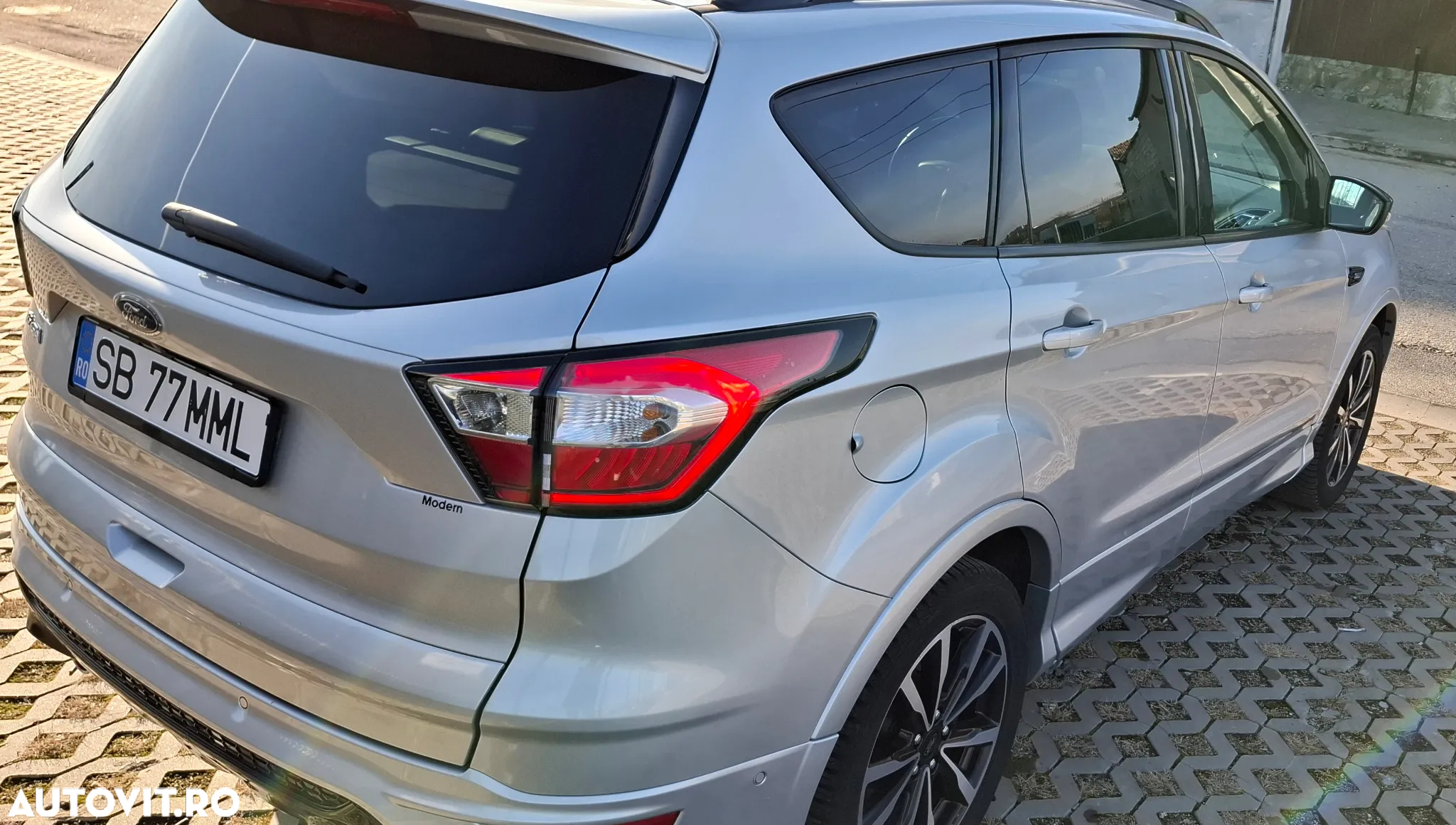 Ford Kuga 1.5 EcoBoost 2WD Trend - 2