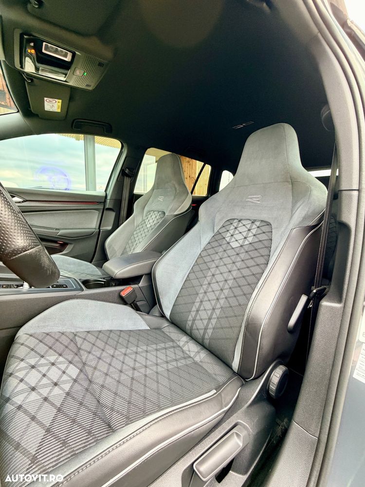 Volkswagen Golf 1.5 eTSI OPF DSG R-Line - 10