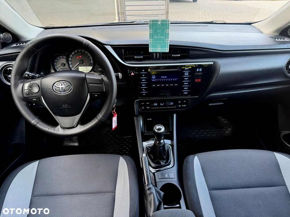 Toyota Auris 1.4 D-4D Dynamic - 11