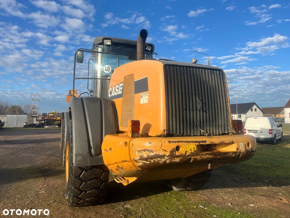 Case 921E - 8