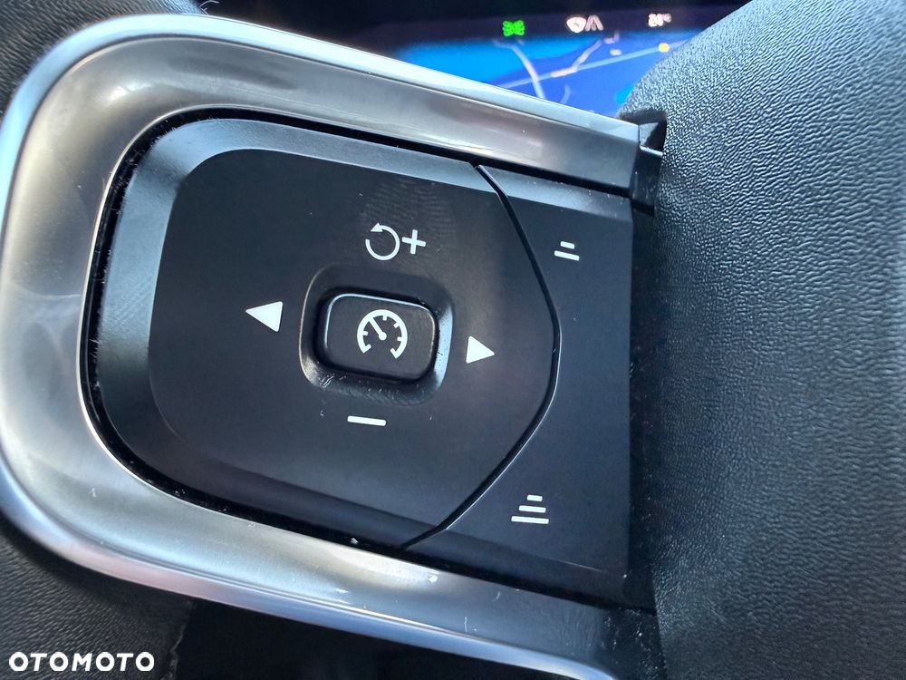 Volvo XC 40 B3 B DKG Plus Dark - 36