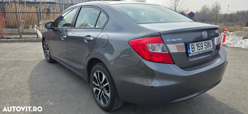 Honda Civic 1.8 MT ES - 7