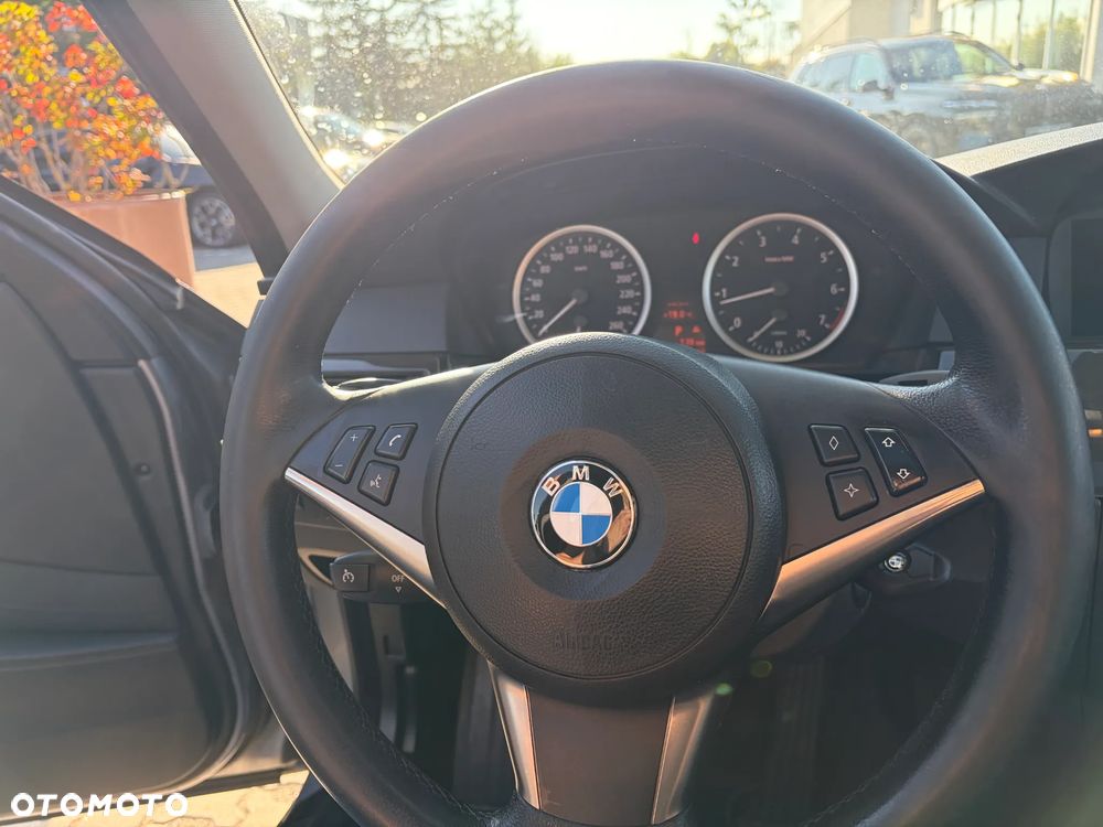 BMW Seria 5 545i - 14