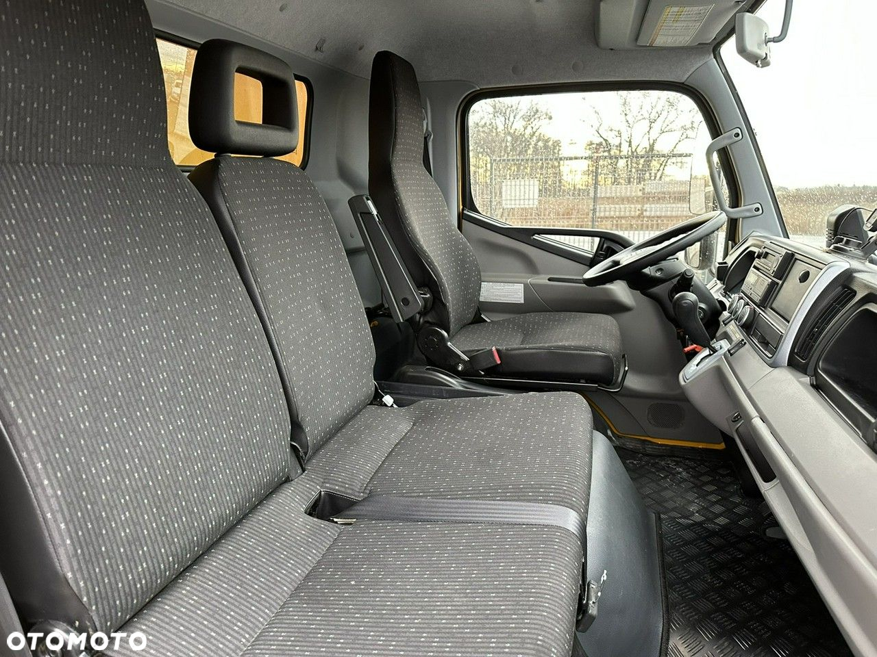 Mitsubishi Fuso Canter - 11