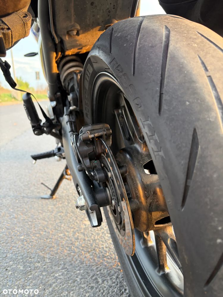 Triumph Speed Four - 13