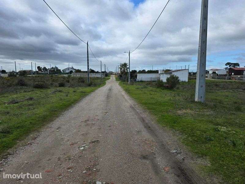 Terreno com 700m2 com duas frentes zona Palmela - Grande imagem: 5/5
