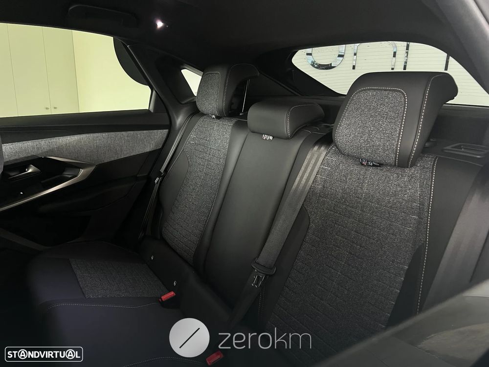 Peugeot 3008 1.2 Hybrid Allure e-DCS6 — fotografia 9