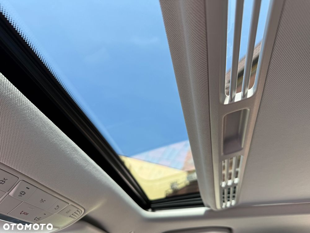 Mercedes-Benz Klasa E 200 4-Matic 9G-TRONIC - 18