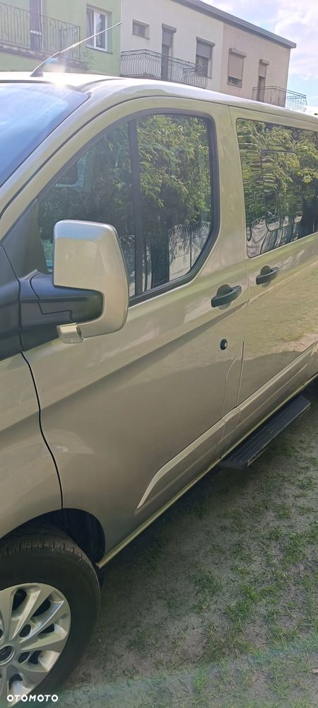 Ford Tourneo Custom - 9