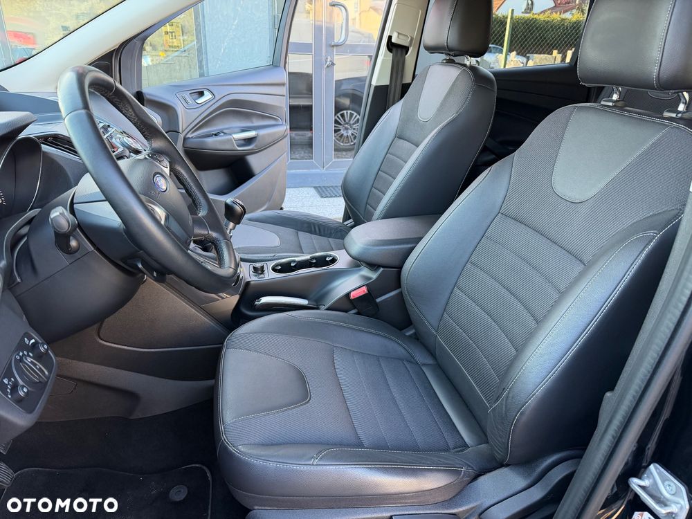 Ford Kuga - 12