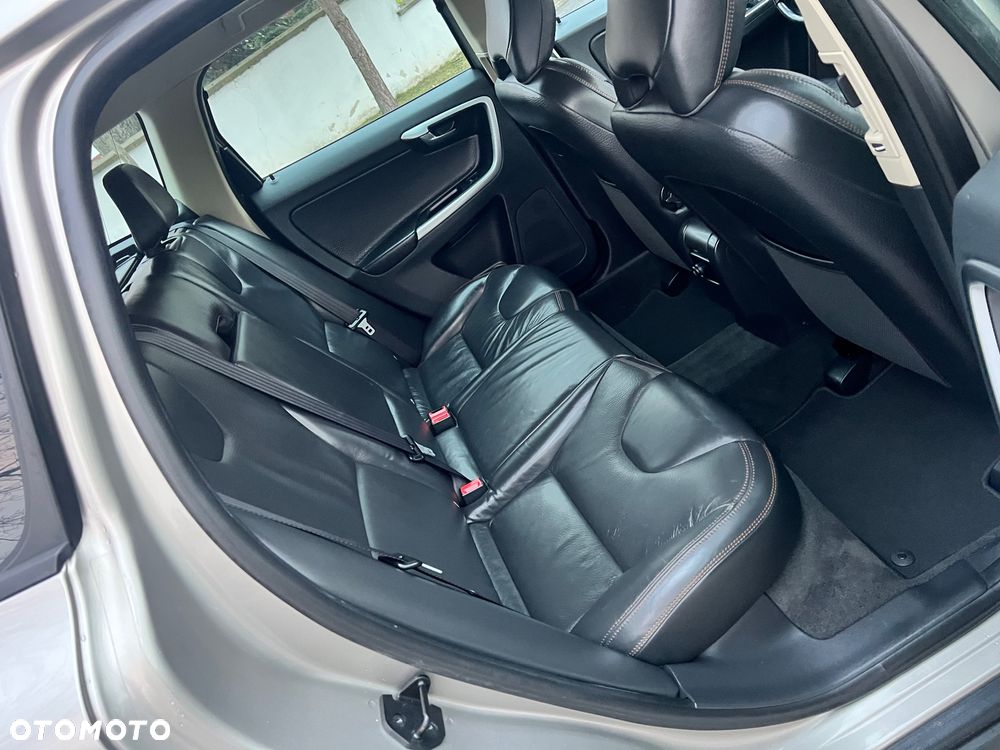 Volvo XC 60 2.0T Powershift RDesign - 22