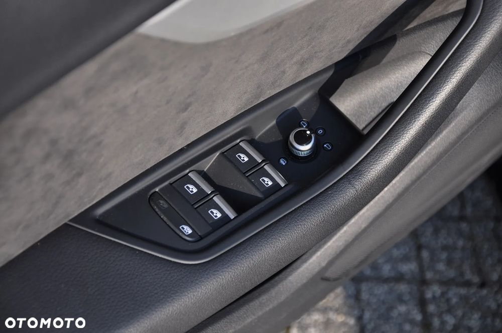 Audi A4 Limousine - 31