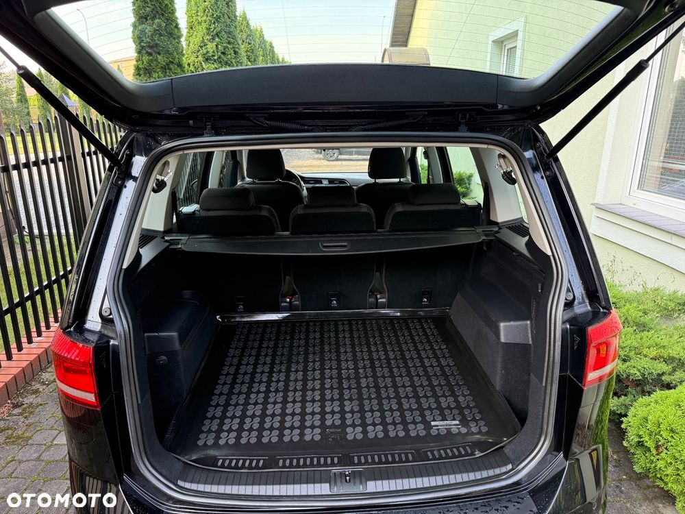 Volkswagen Touran 1.5 TSI EVO Comfortline - 10
