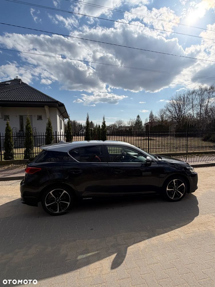 Lexus CT 200h Business Edition - 11